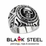 Anillo escudo craneo